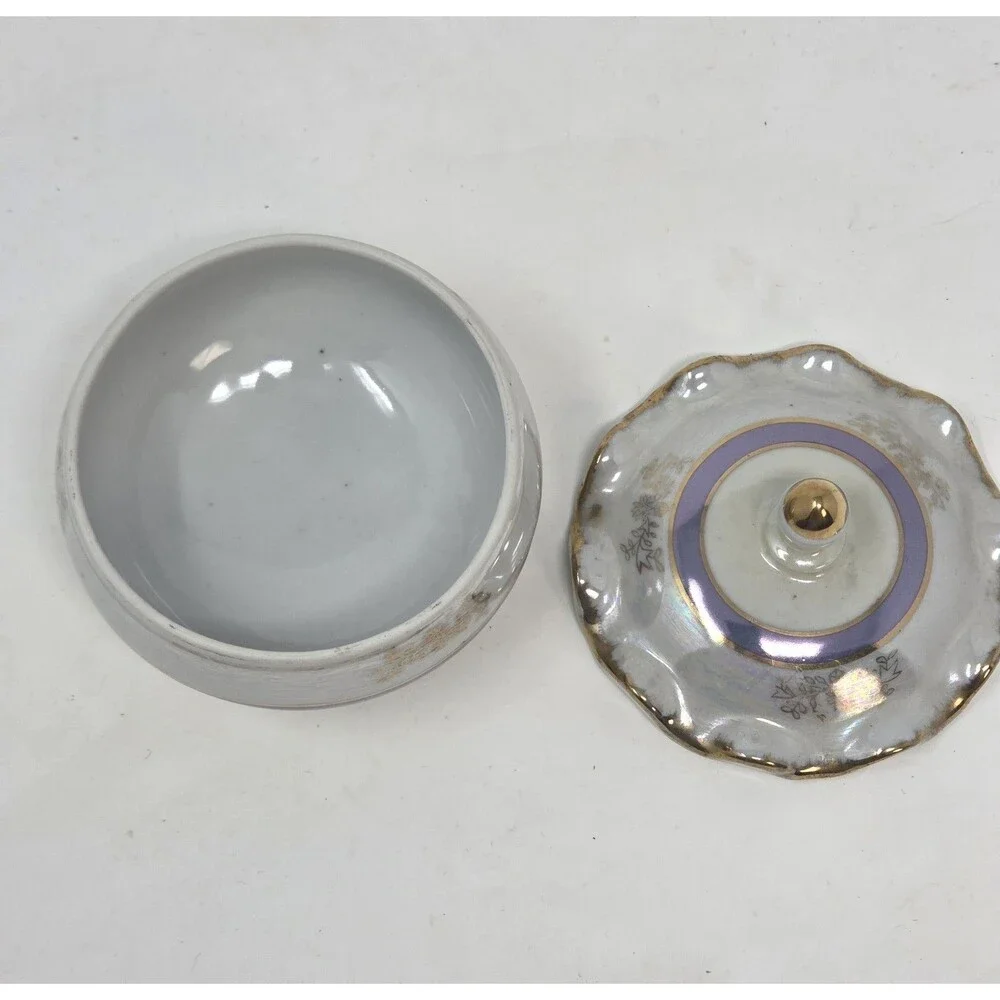 Diamond Fine China Korea Footed Trinket Box Lusterware Lavender‎ Gold Ruffle Lid